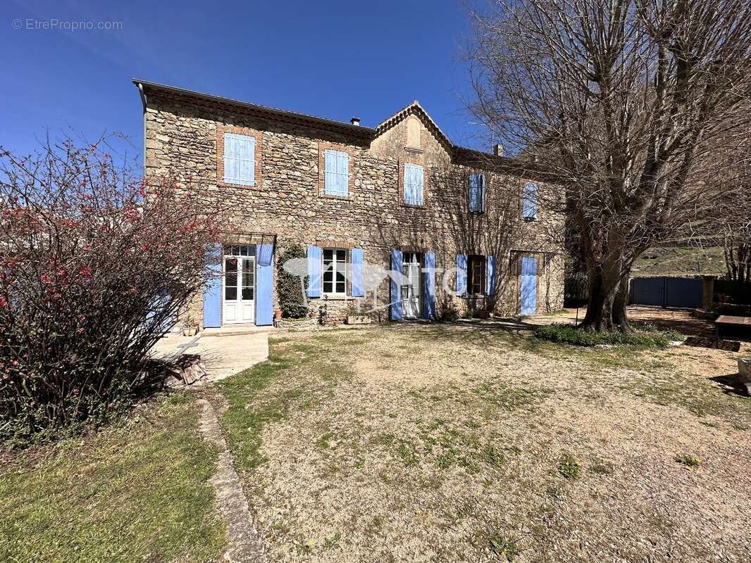 Maison ancienne de caractere avec piscine sur 3190m² de terrain - photo 12