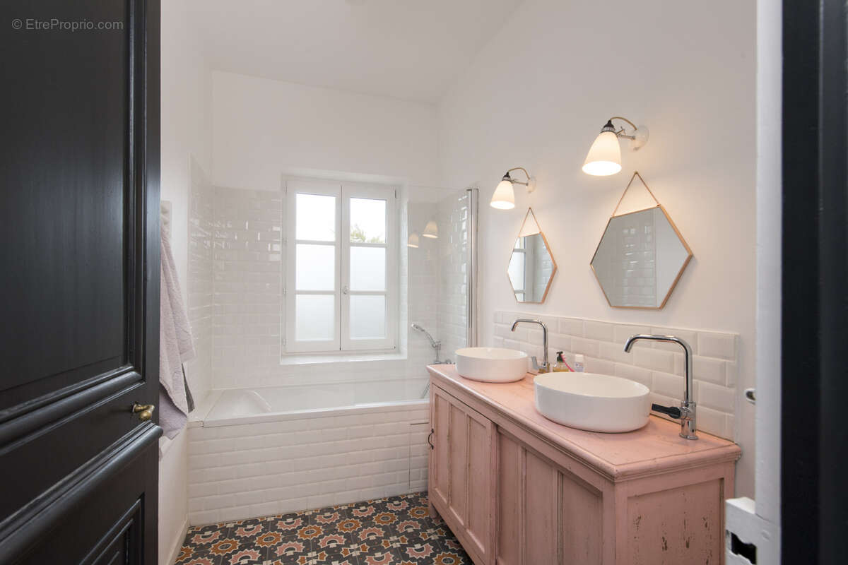 Maison à SAINT-GENIS-LAVAL