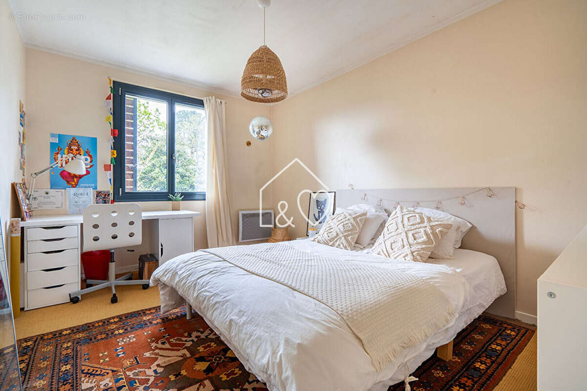 Maison à SAINT-ETIENNE-DE-MONTLUC