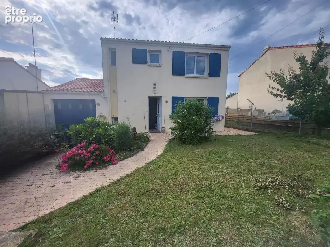 Maison 6 pièces 111 m² à vendre à Fontenay-Le-Comte (85200) - photo 2