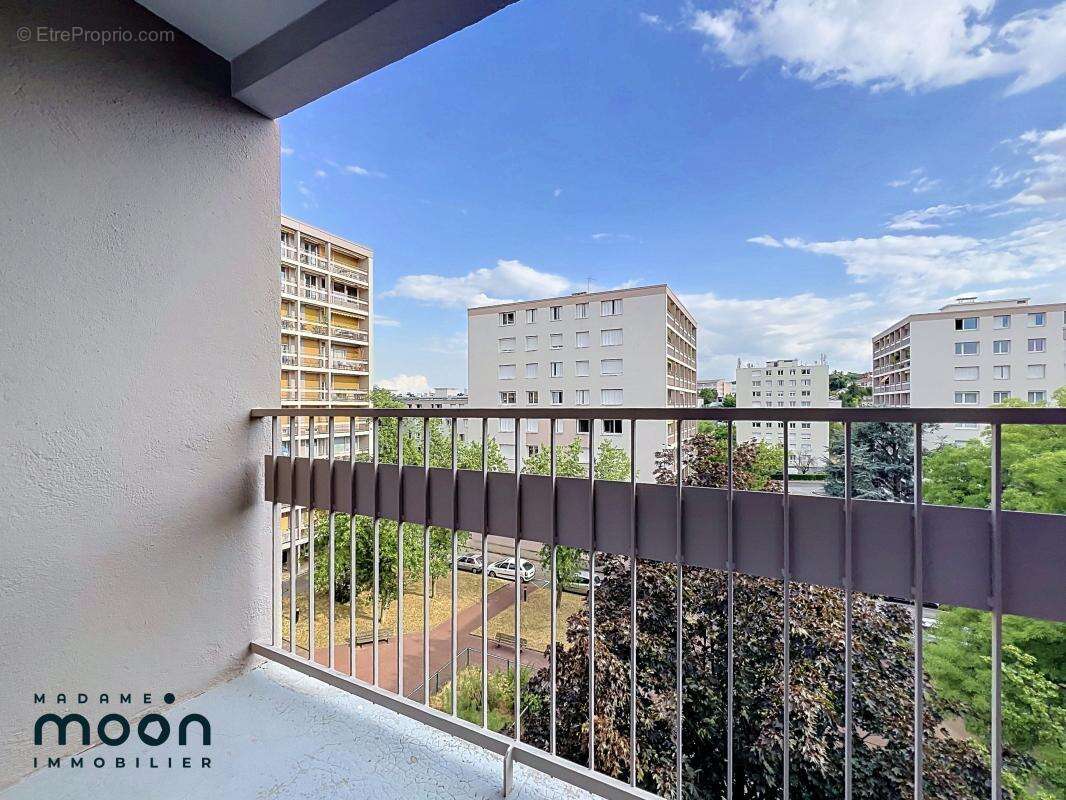 Appartement à OULLINS
