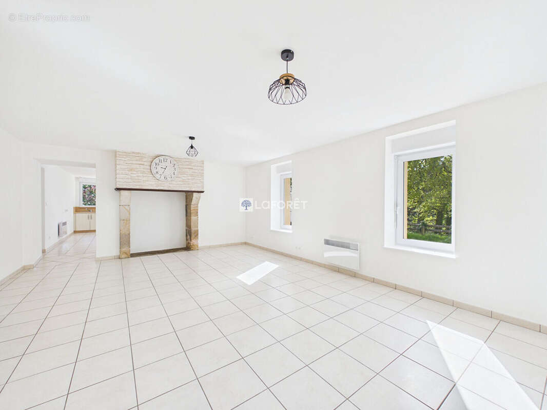 Maison à SAINT-EVARZEC