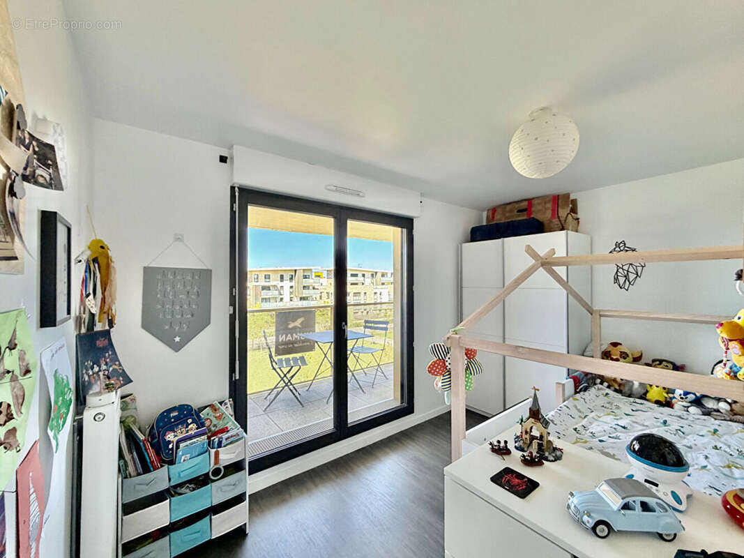 Saint-Cyr-l'École - Zac Renard - 3 pièces lumineux avec terrasse, balcon et parking - 15 mn gare à pieds - photo 14