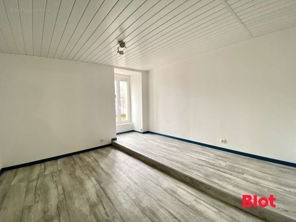 Appartement à SAINT-MEEN-LE-GRAND