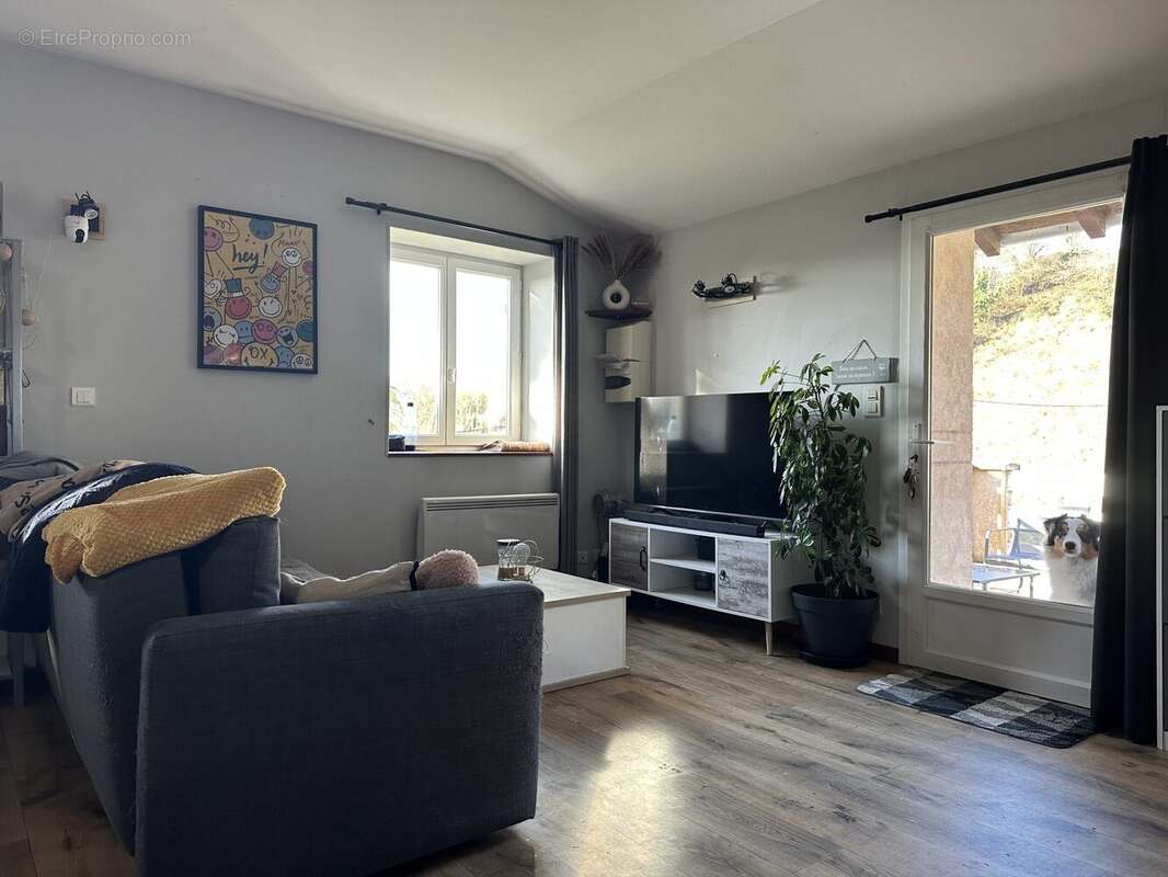 Séjour (location)  - Maison à BEAUJEU