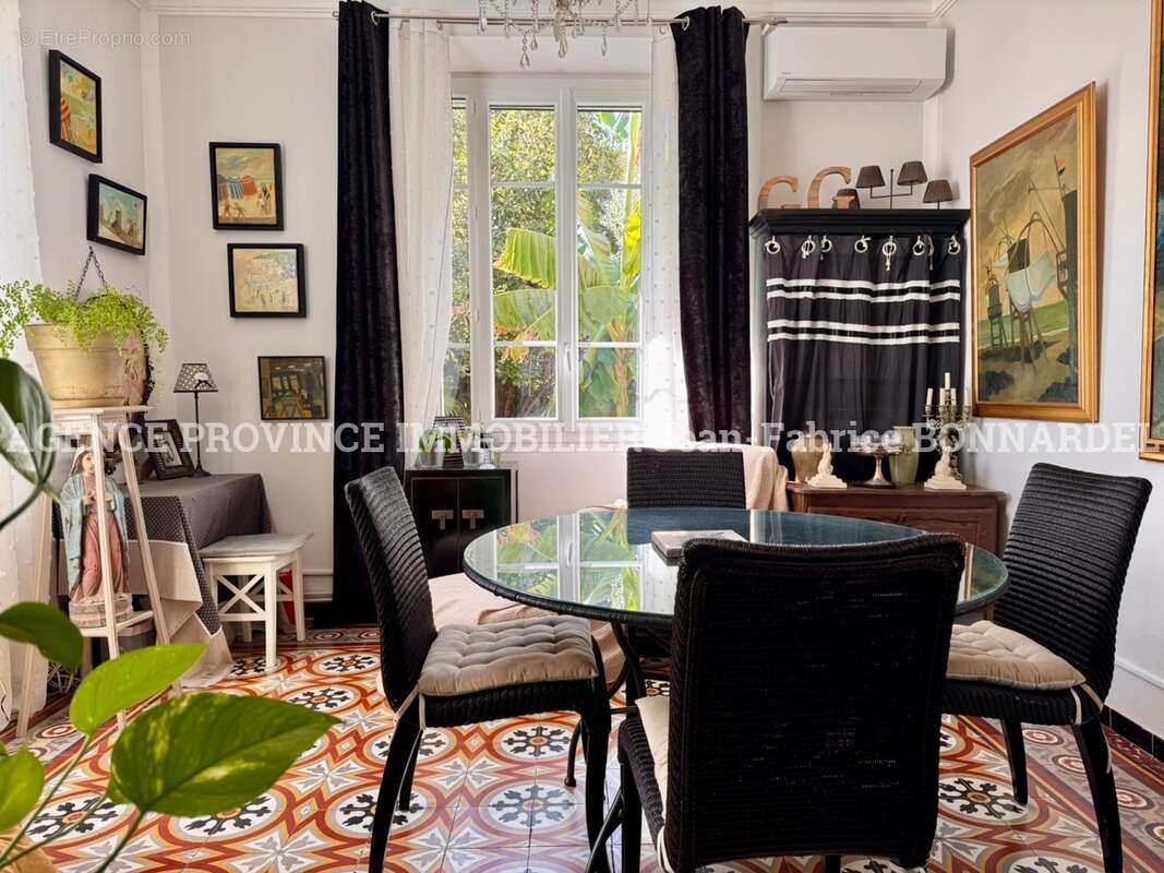 Appartement à NYONS