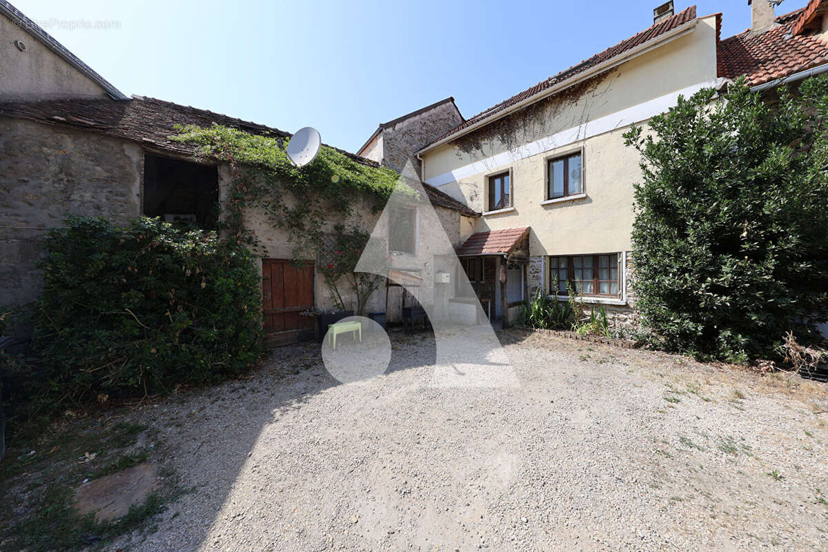 Maison à CORBEIL-ESSONNES