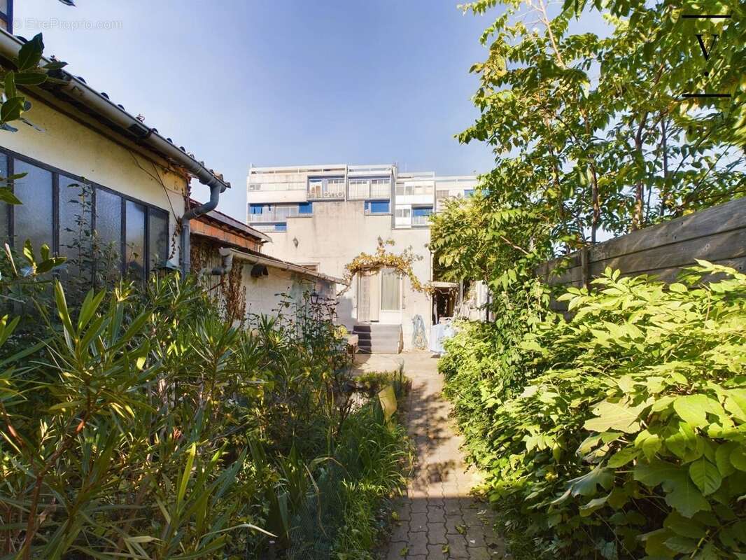 Commerce à BAGNOLET