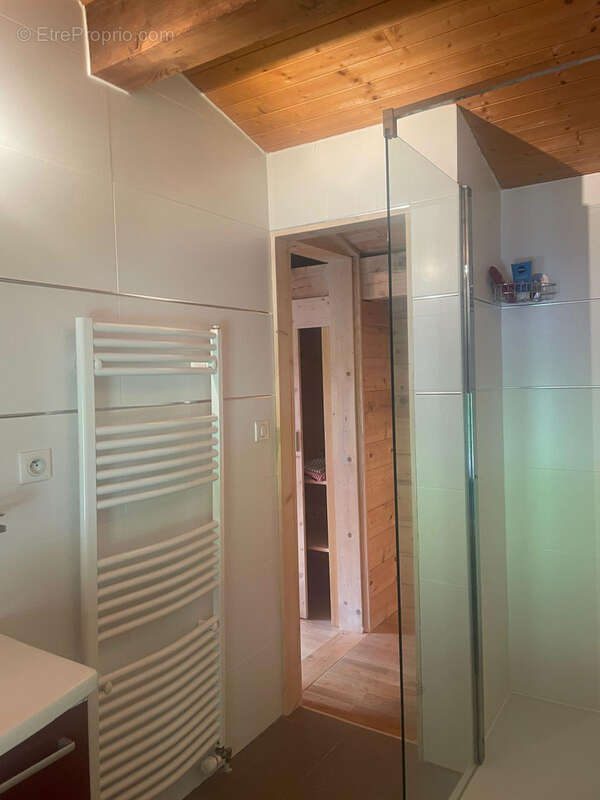 Maison à DEMI-QUARTIER