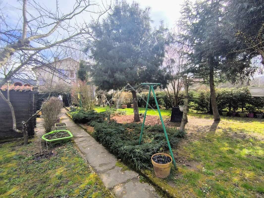 Maison à SAINT-ELOY-LES-MINES