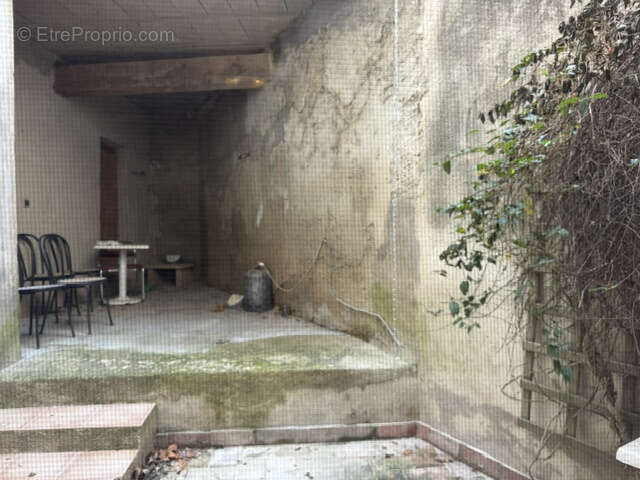 Maison à LA ROQUE-D'ANTHERON