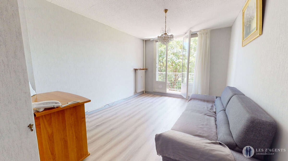 Appartement à SAINT-MARTIN-D'HERES