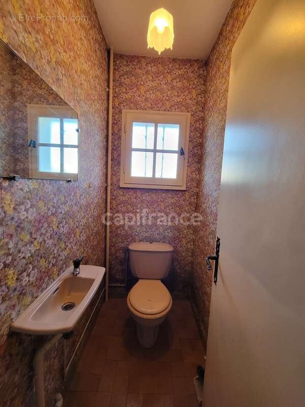 ( 85 ) Vendée entre NOIRMOUTIER , PORNIC et CHALLANS à vendre centre ville  BEAUVOIR SUR MER maison 7 pièces , 181 m² ,4 chambre - photo 27