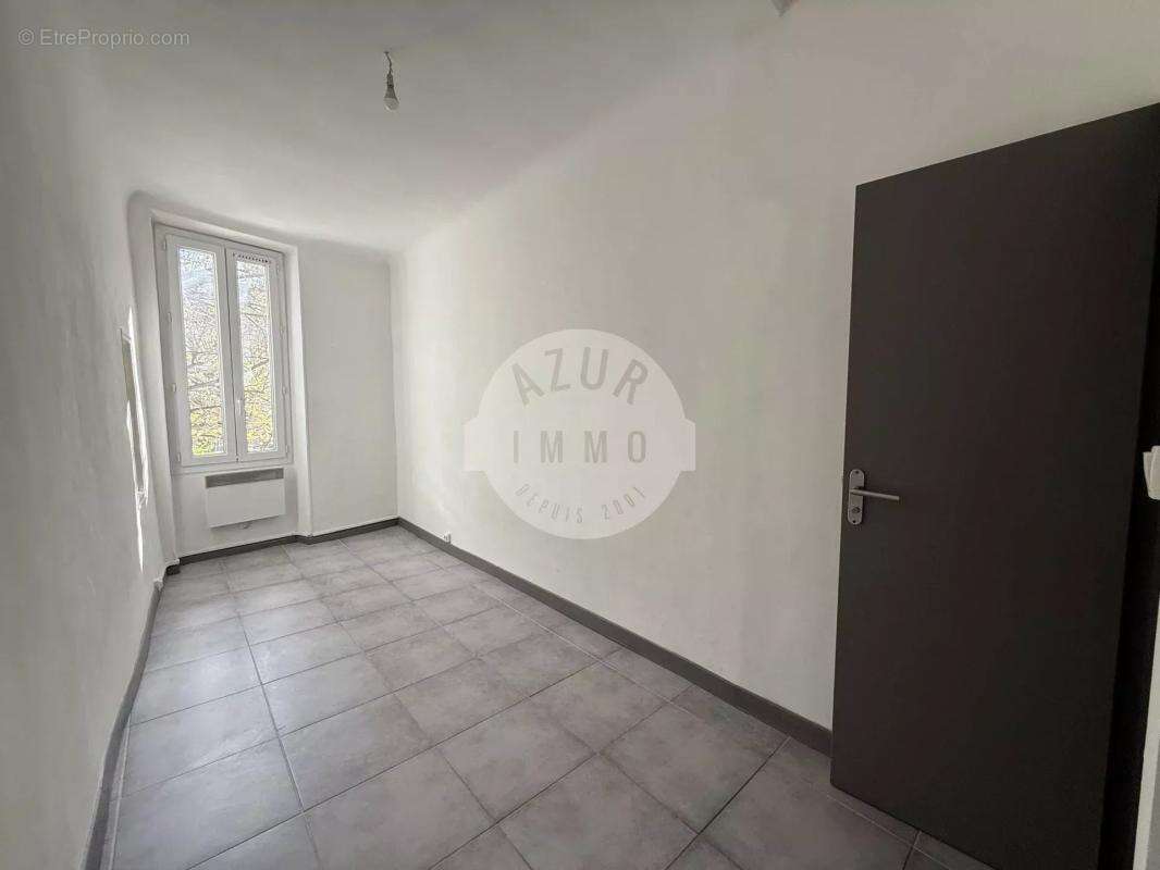 Appartement à ROQUEVAIRE