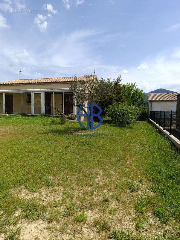 Maison à MIRABEL-AUX-BARONNIES