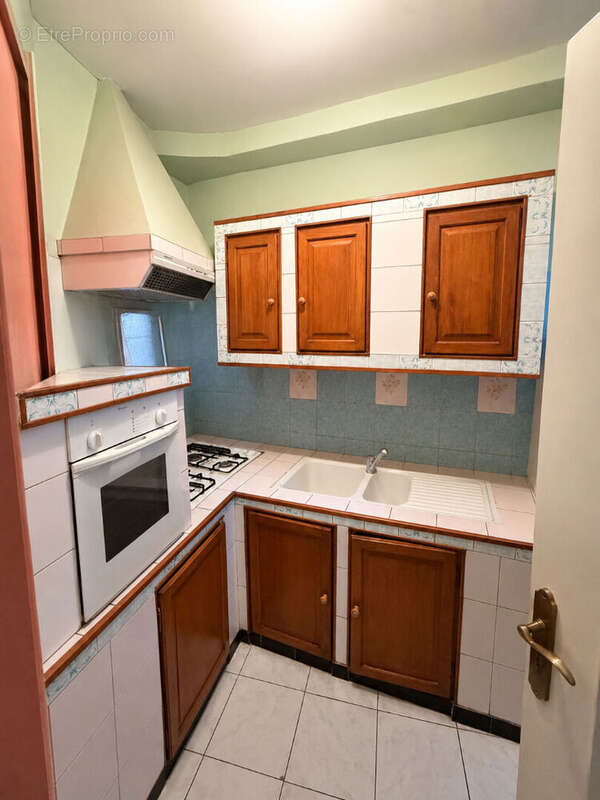 Maison de ville - 11 pièces avec dépendance et local commercial - photo 16