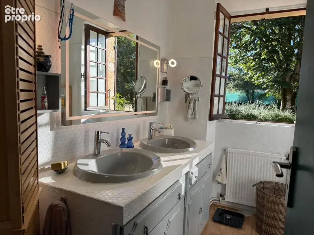 Coulaures (24420) – longère en pierre de 186 m² – 5 chambres – terrain de 3 224 m² – garage et dépendances - photo 44