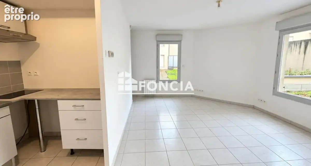 À VENDRE - PLEIN CENTRE  - T1 BIS - 37m2 - stationnement - photo 2