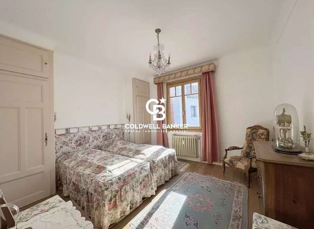 Appartement T2 à vendre à Annecy 74000 centre proche lac avec cachet et fort potentiel - photo 5