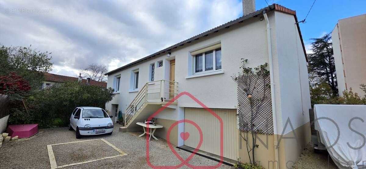Maison à POITIERS