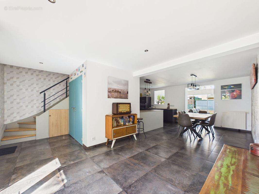 Maison de 124 m 2 à Mignaloux Beauvoir , 3 chambres, 1 bureau,  jardin, garage - photo 5