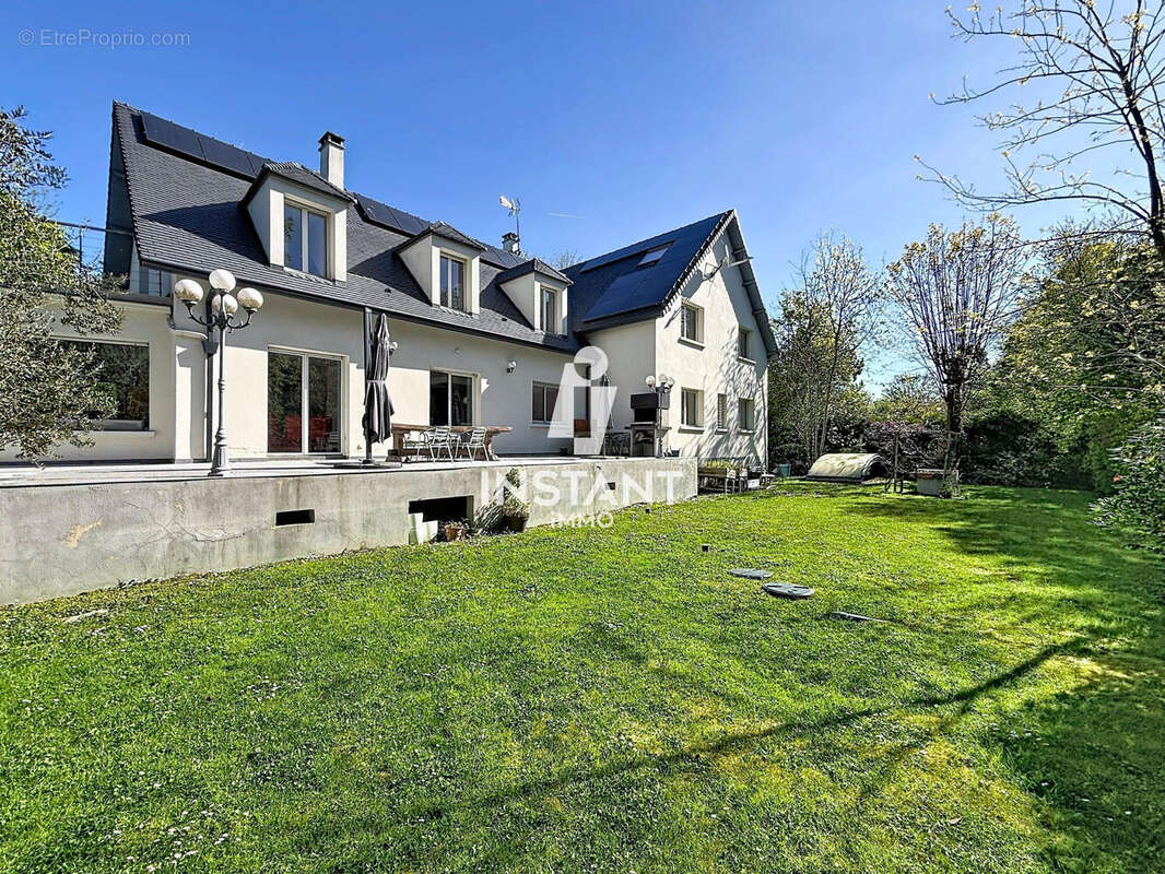 Maison à LE PERREUX-SUR-MARNE