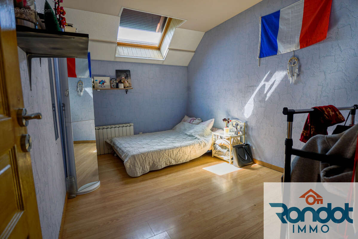 Maison à IS-SUR-TILLE