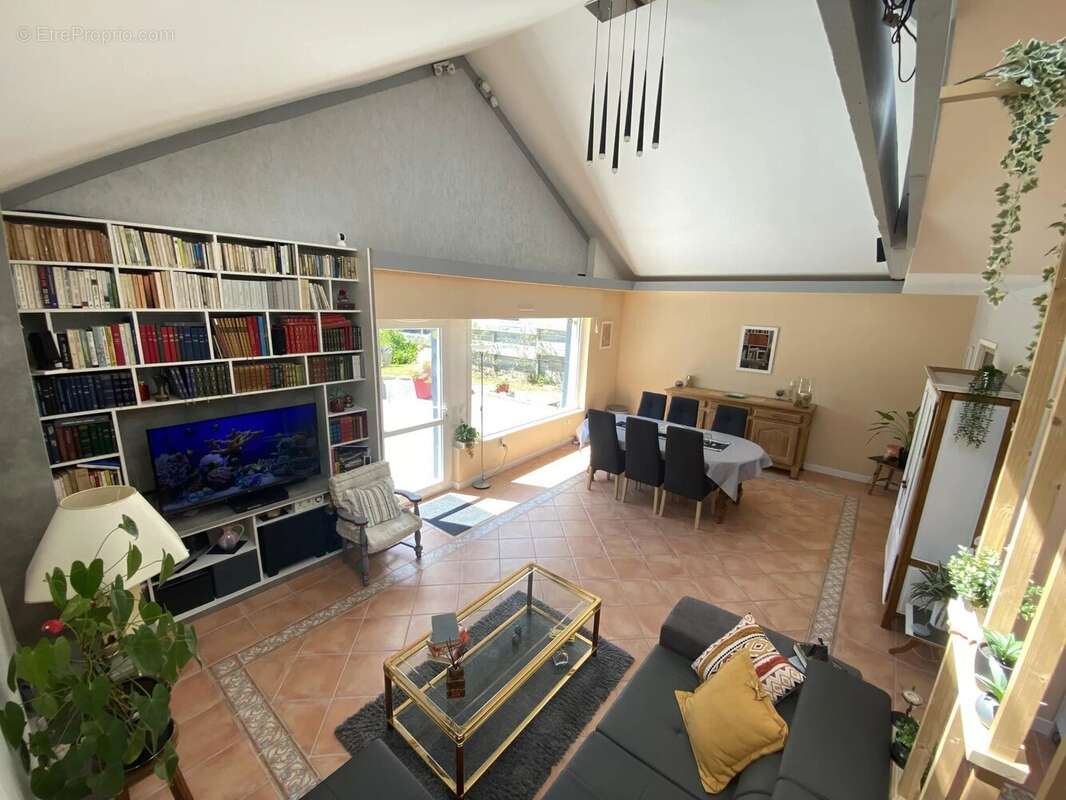 Maison de charme avec locatifs 206 m² de plain-pied – St Nolff 10 minutes du centre de Vannes - photo 7