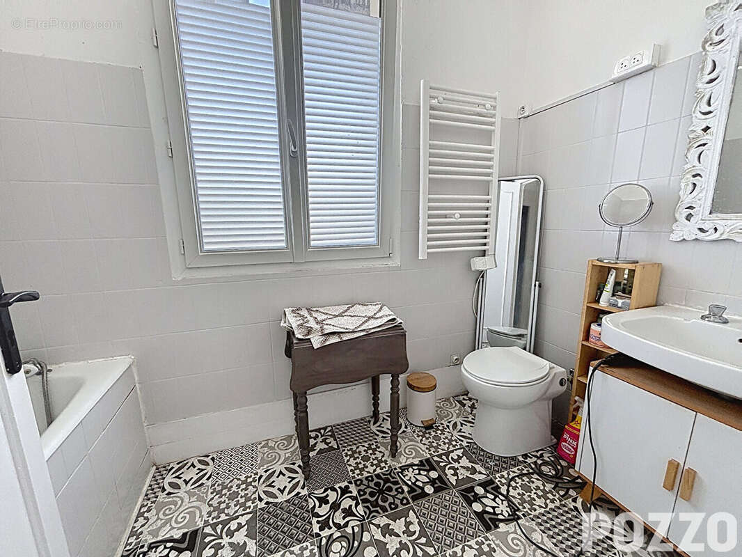 A Vendre à GENÊTS (50530)  - Maison en pierres 189 m² -7 pièces - 4 à 6 chambres - Baie du Mont-Saint-Michel - photo 13