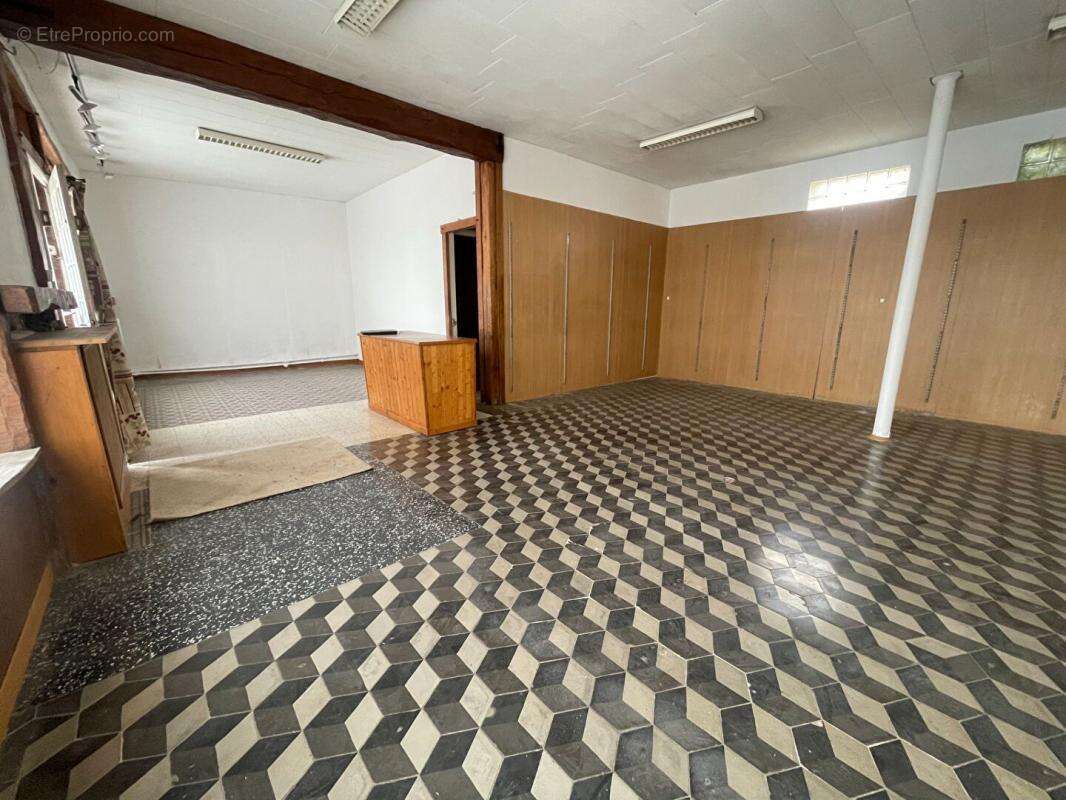 Commerce à MAIGNELAY-MONTIGNY