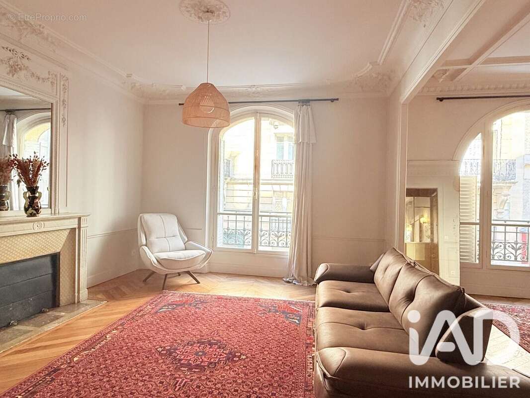 Appartement 107 m² à Paris-18e  - photo 3
