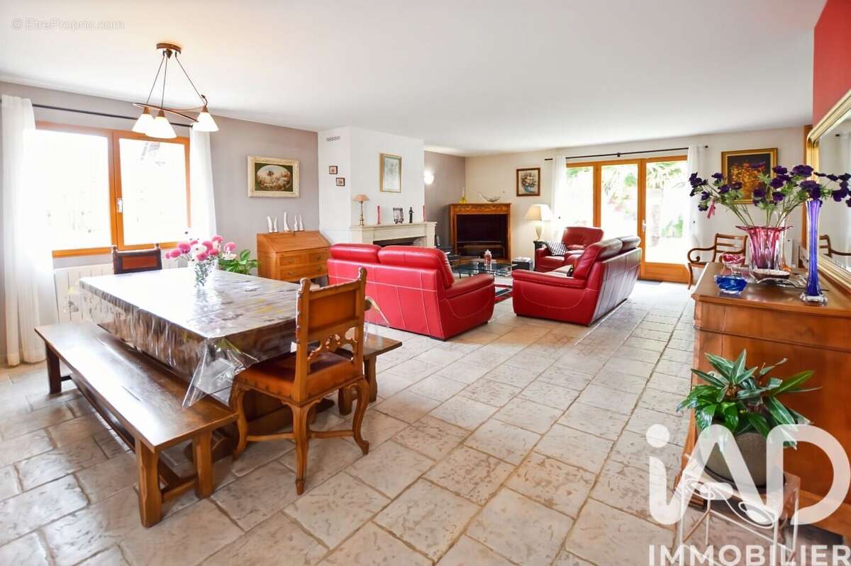 Photo 2 - Maison à CRECY-LA-CHAPELLE