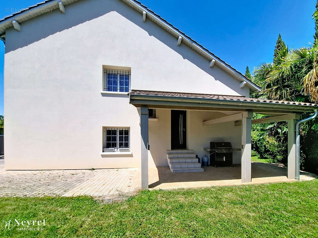 Maison à CHARLY