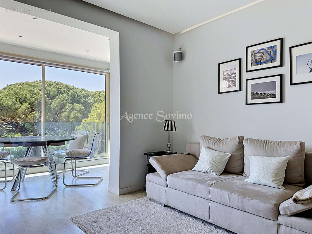 Appartement à MANDELIEU-LA-NAPOULE