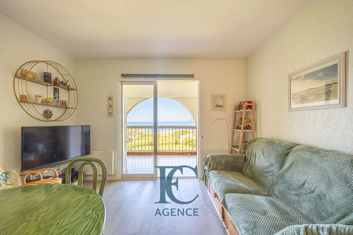 Appartement à SIX-FOURS-LES-PLAGES