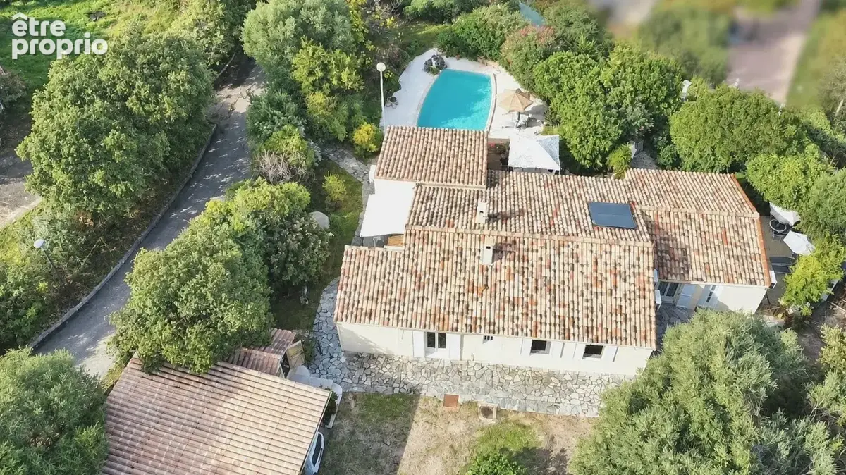 Villa T4/5 de plain-pied avec piscine, ainsi qu'un appartement T2 indépendant et des dépendances. - photo 23