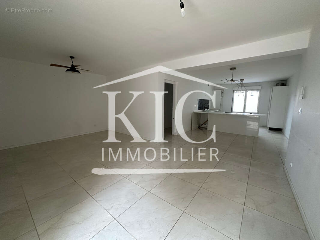 PROCHE CARCASSONNE - Maison familiale 195 m2, 4 chambres, jardin avec piscine - photo 4