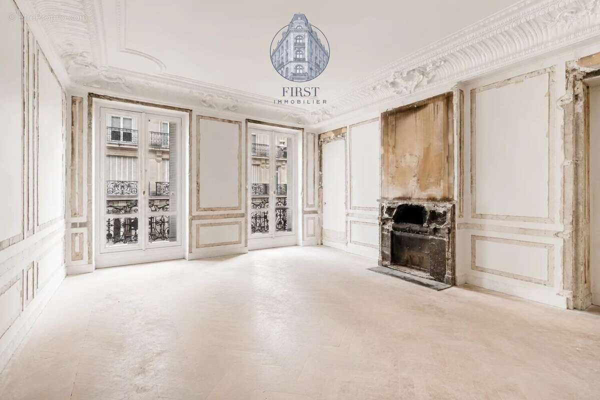 Appartement à PARIS-8E