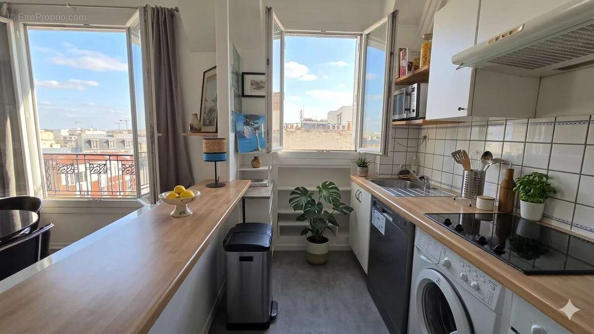 Appartement à PARIS-18E