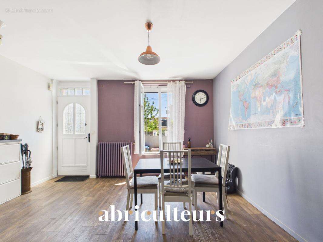 Maison de 6 pièces 140 m² en secteur résidentiel en vente à Argenteuil (95100) - photo 2