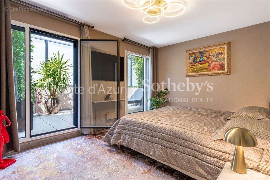 Appartement à EZE