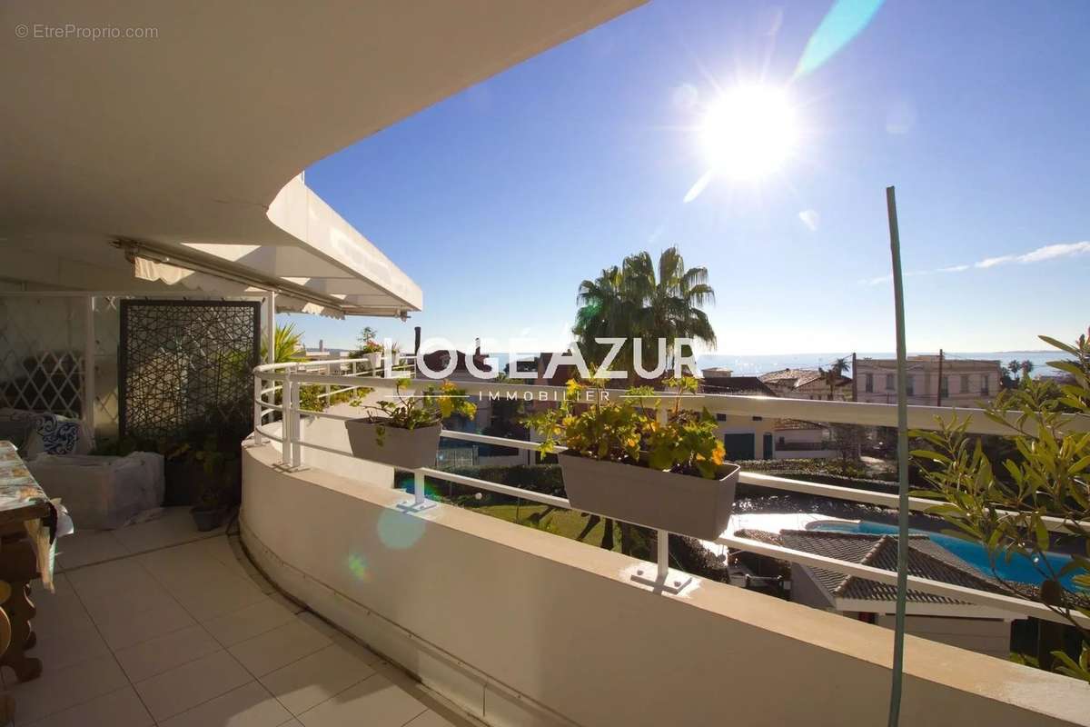 Appartement à VALLAURIS