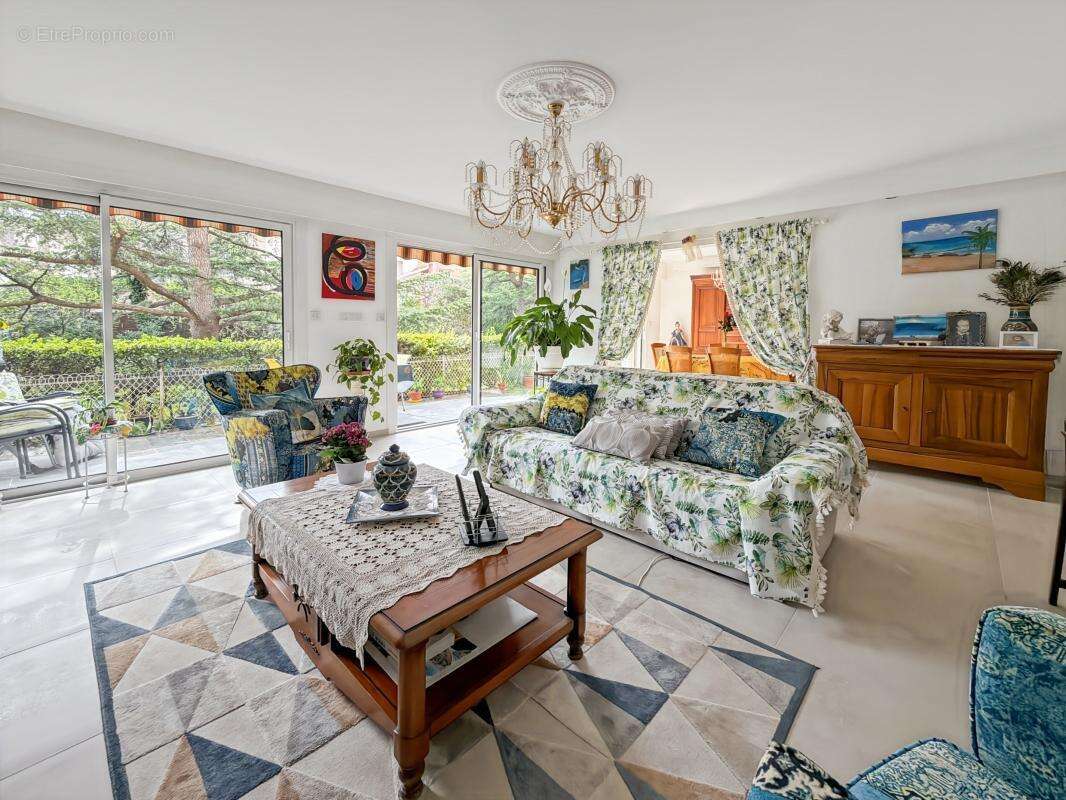 Appartement à FREJUS