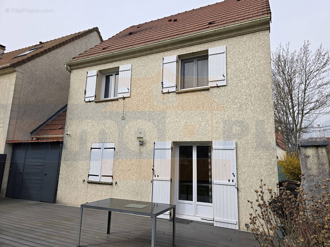 Maison à BOIS-D'ARCY