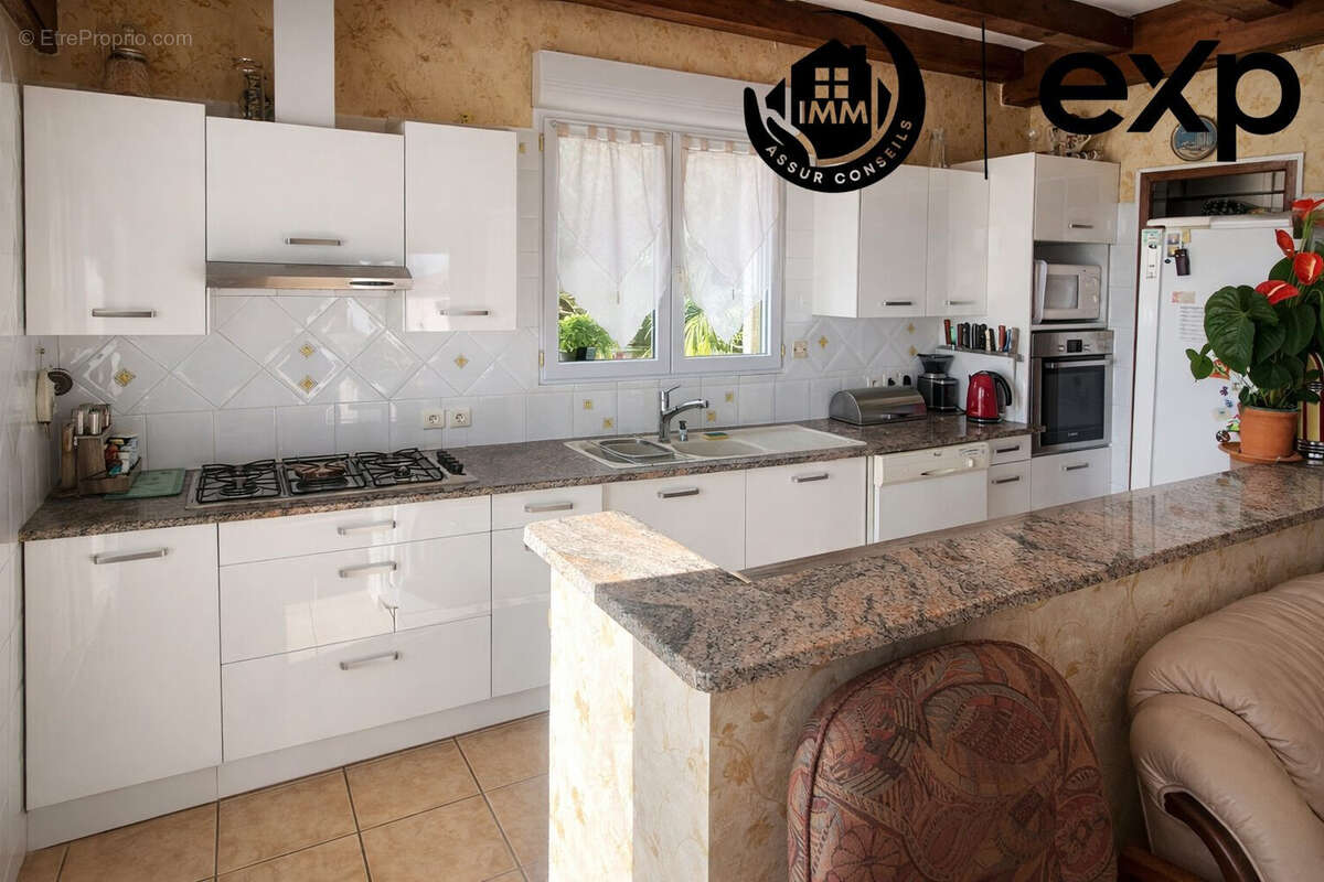 Maison à SAINT-LAURENT-DE-MURE