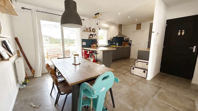 Maison à MOGNEVILLE