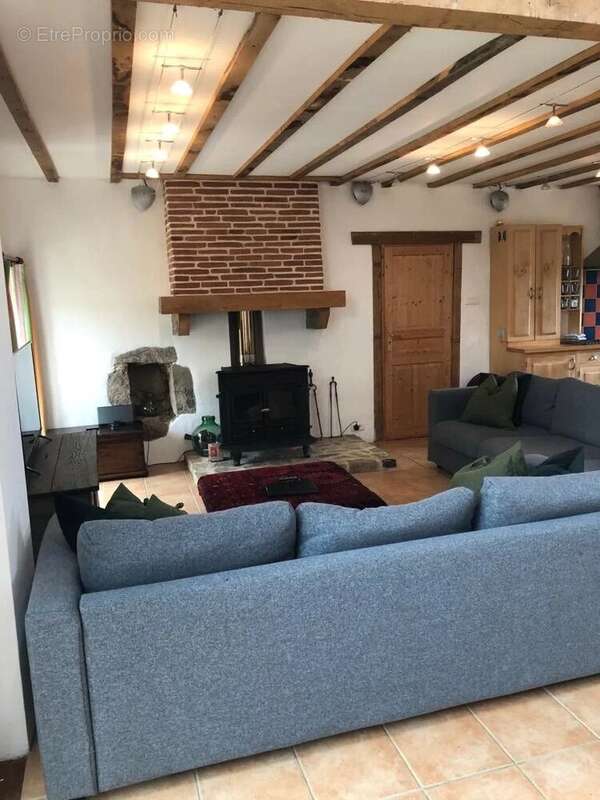 Maison à SAINT-LEGER-MAGNAZEIX