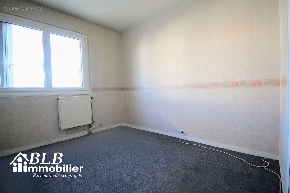 Appartement à MONTIGNY-LE-BRETONNEUX