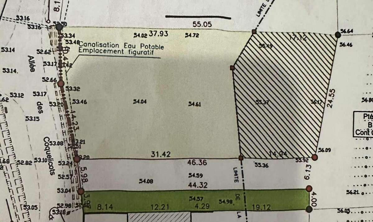 Terrain à SAINT-LAMBERT-DU-LATTAY