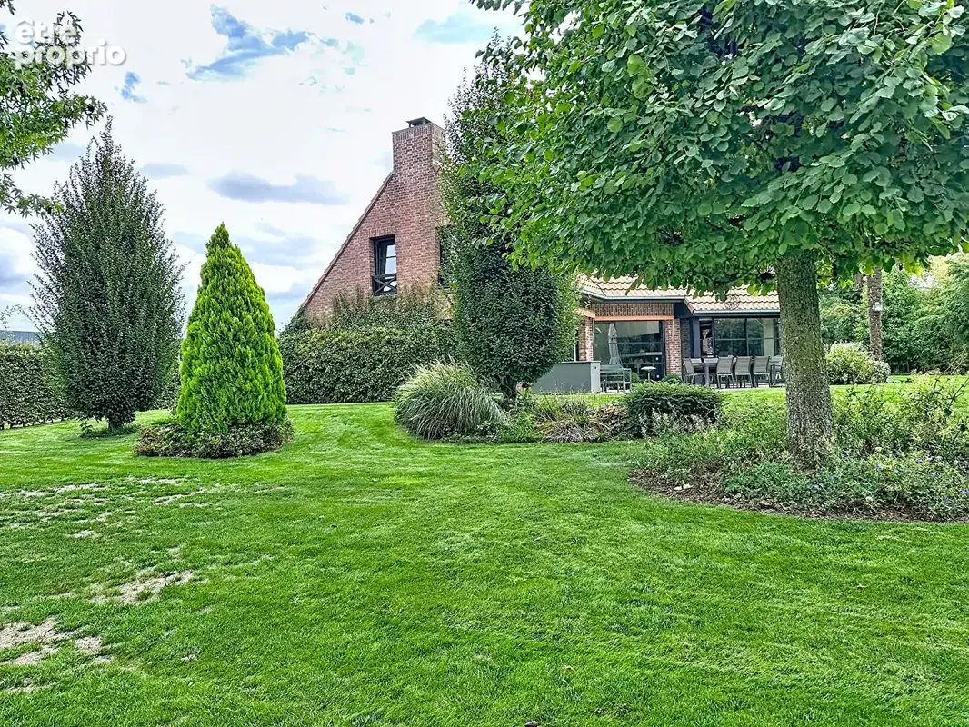 Exclusivité Seclin, Ensemble immobilier composé d'une Maison de grand standing  7 pièces, 195 m² cadastrée sur 1900 m² de terrai - photo 5